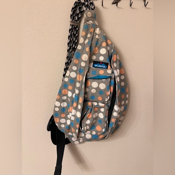 KAVU Padded Rope Sling Crossbody Polka Dot Bag. Tote, carry-all, purse - Picture 1 of 4